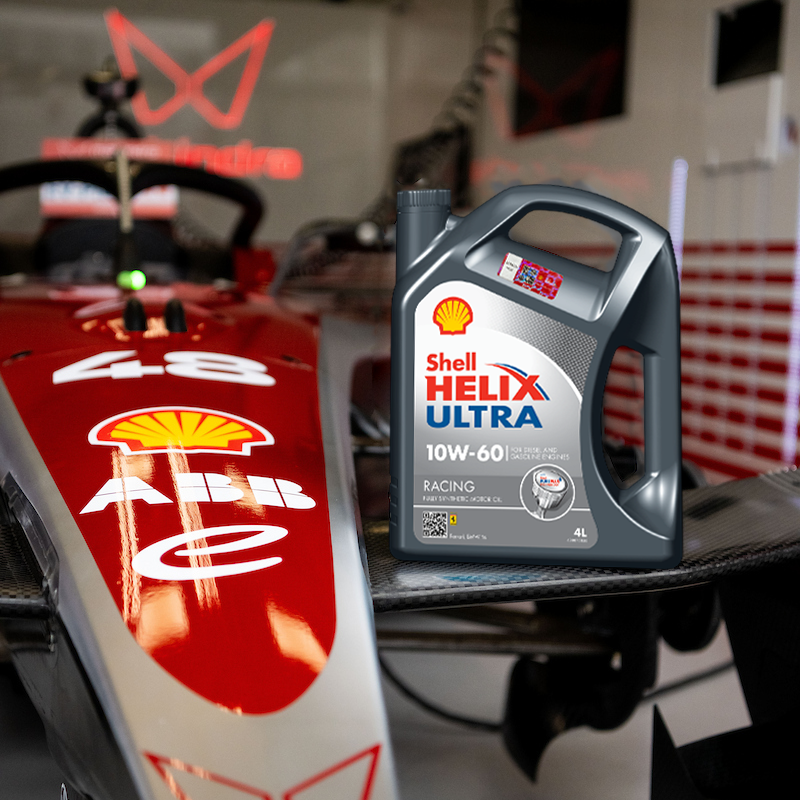 Моторна олива Shell Helix Ultra Racing 10W-60, 4 л — каністра спереду