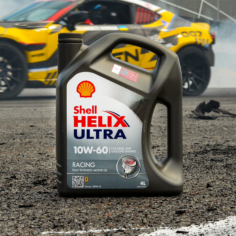 Моторна олива Shell Helix Ultra Racing 10W-60, 4 л — каністра на трасі