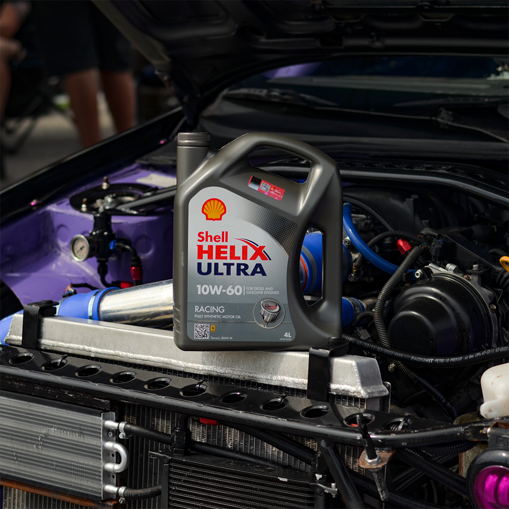 Моторна олива Shell Helix Ultra Racing 10W-60, 4 л — каністра на змаганнях